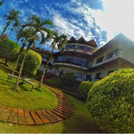 Parkside Nuansa Maninjau Resort מראה חיצוני תמונה